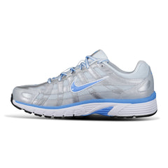 NIKE P-6000 METALLIC SILVER / UNIVERSITY BLUE TRAINERS