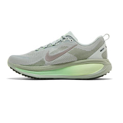 NIKE VOMERO 18 'LIGHT SILVER DUSTY OLIVE' TRAINERS